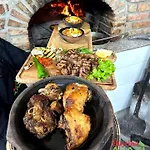 Gasthuis Bujtina Ajazi 3*