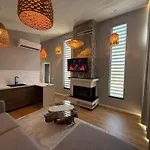 Bujtina Ajazi 3* غوليم