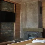 Bujtina Ajazi غوليم