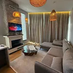 Bujtina Ajazi Pensjonat 3*