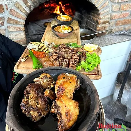 Πανσιόν Bujtina Ajazi *
