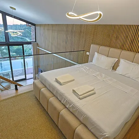 Bujtina Ajazi 3* Golem (Tirana)