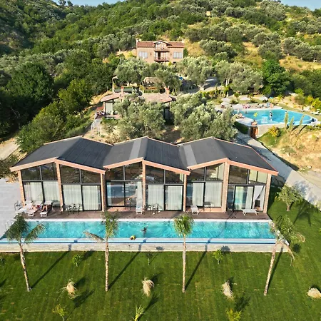 Bujtina Ajazi 3* Golem (Tirana)