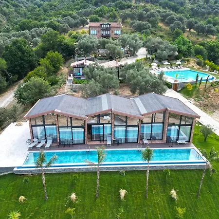 Bujtina Ajazi Golem (Tirana)