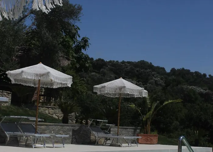 Bujtina Ajazi Maison d'hôtes 3*