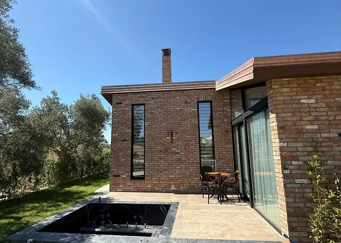Bujtina Ajazi Pensión Golem (Tirana)