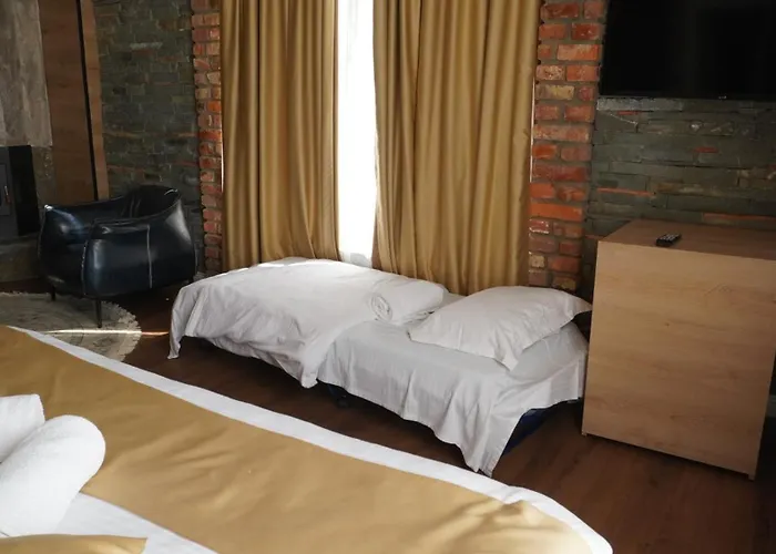 Bujtina Ajazi Maison d'hôtes 3*